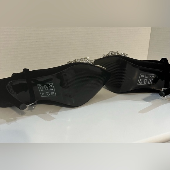 ASOS Velvet heeled mule!! Never worn- gorgeous bows on top! Size 7 - Picture 7 of 10